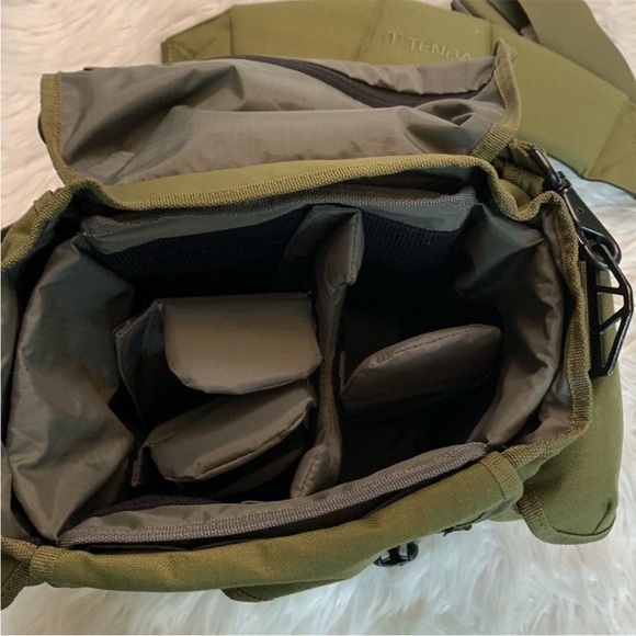 TENBA messenger camera bag small olive green - Picture 12 of 14